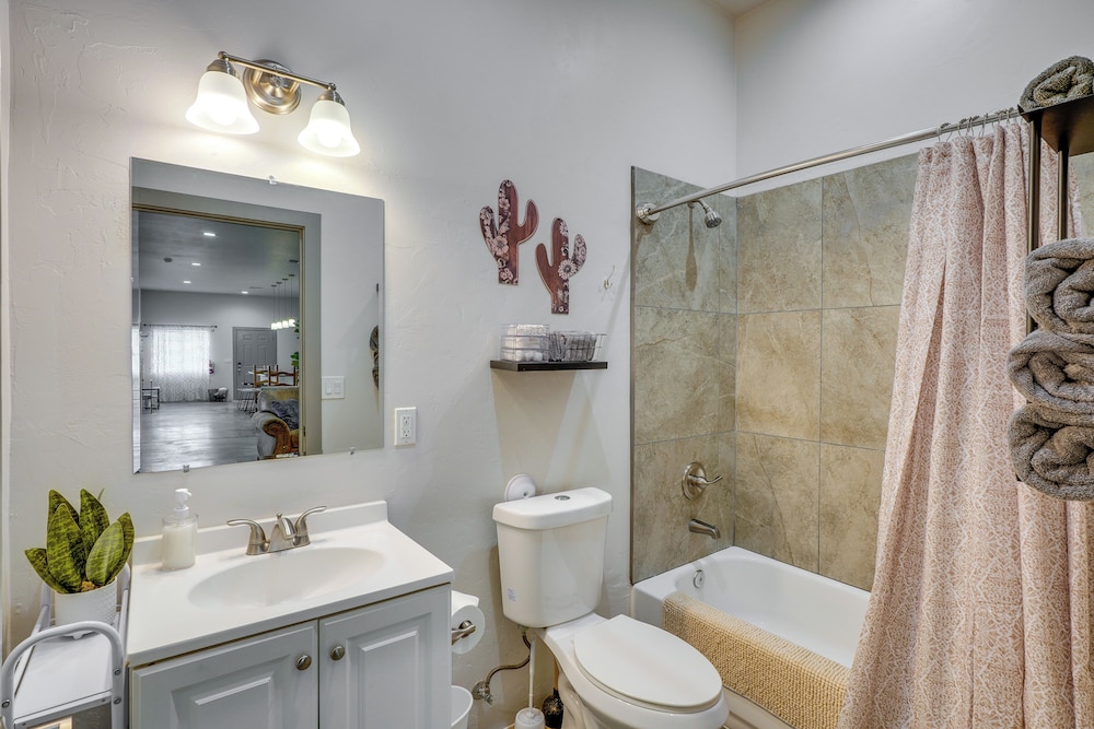 Patio & Shared Hot Tub: Tucson Fourplex Townhome!