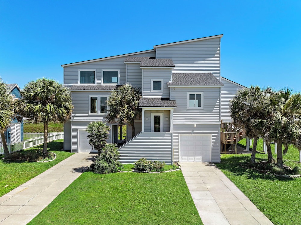 Sandcastle by Ryson Vacation Rentals