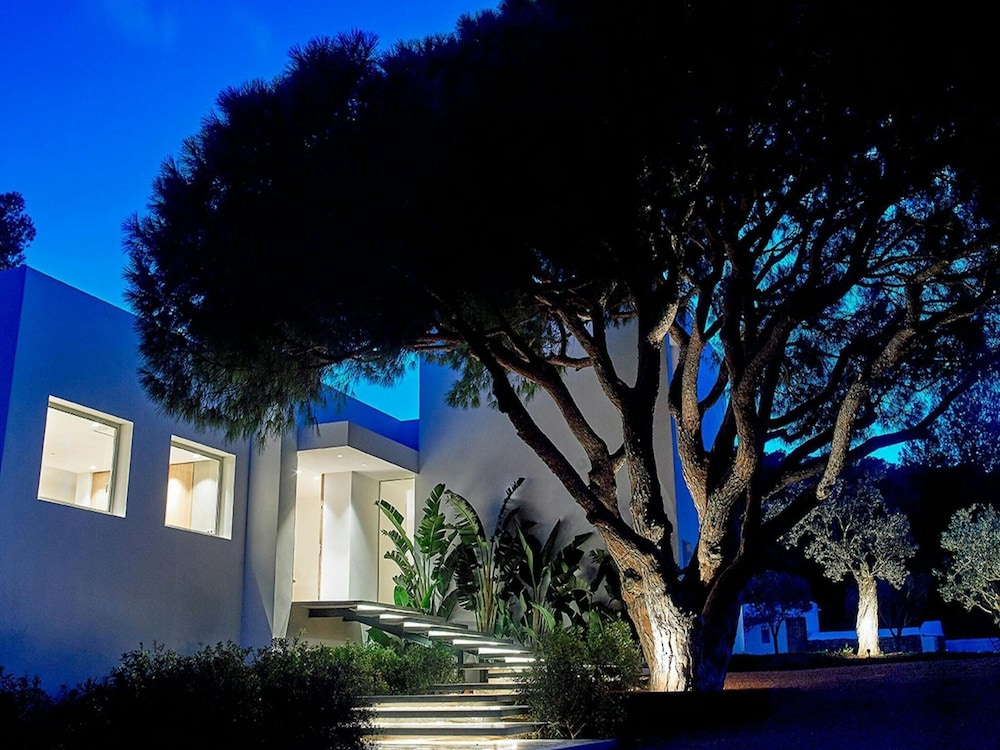 Holiday Home With Stylish Interiors