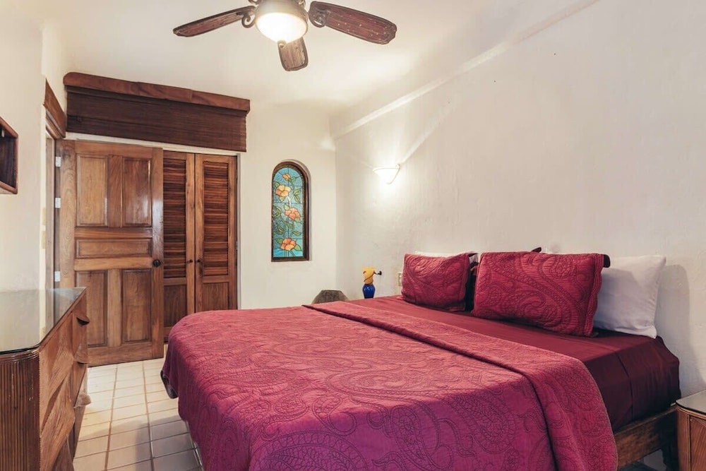 Ocean View 1Br Condo-balcony-beach-pool - 502
