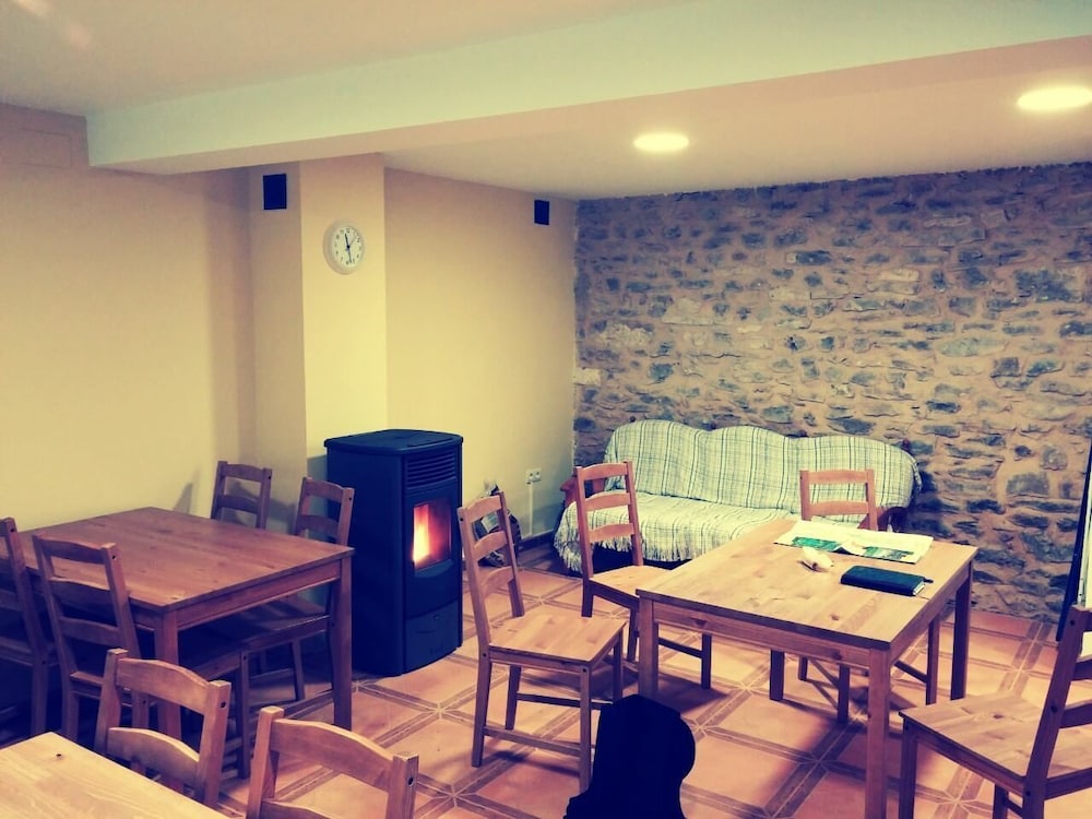 Albergue de Yebra view 3