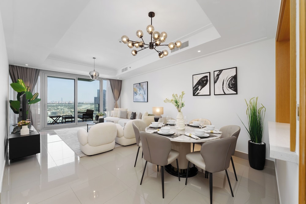 Maison Privee - Ultimate Living with Front-Row Views of Burj Khalifa & Dubai Fountains