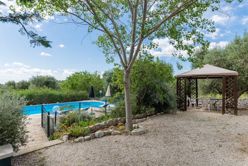 Villa La Rondine con piscina view 3