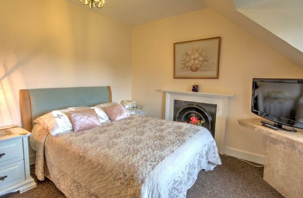 Stunning 5-bed House in Inverness view 4