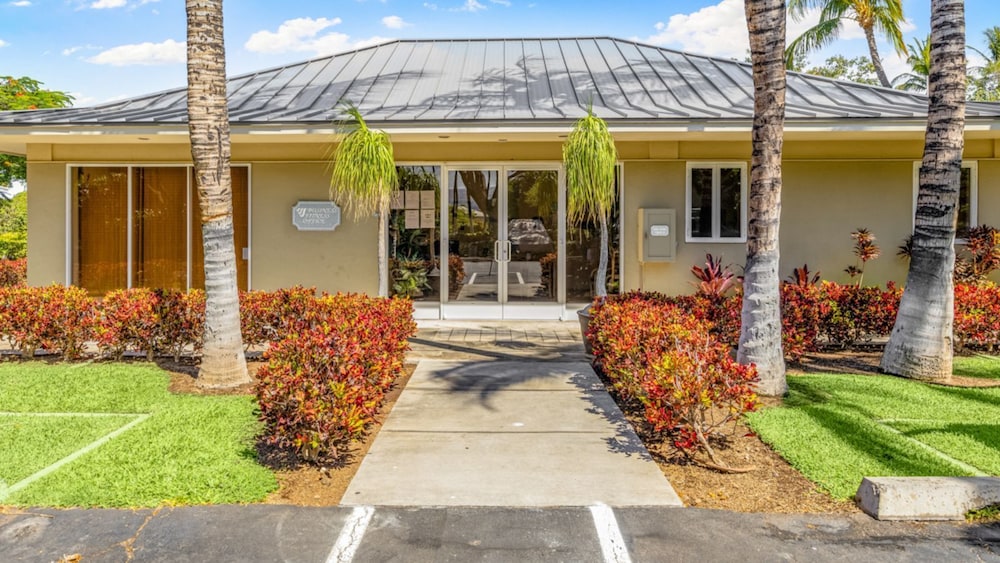 Corner Unit - AC & Wifi - Concierge Included - Vrkcv
