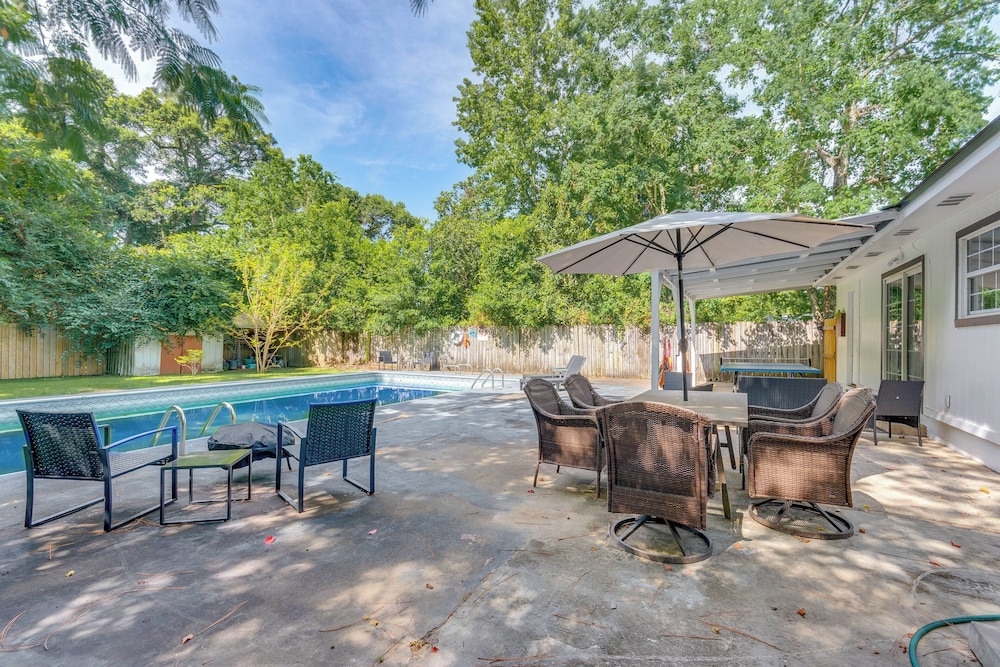 Game, Swim & Explore: Family Home in Pensacola