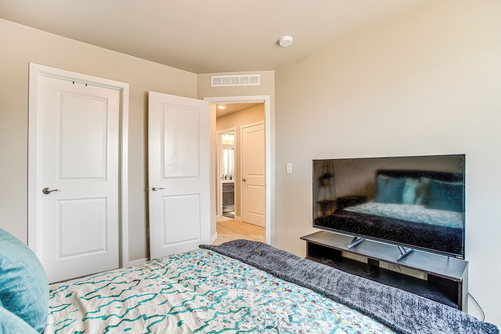 Beautiful Home w/ Bonus Room & Prime Location!