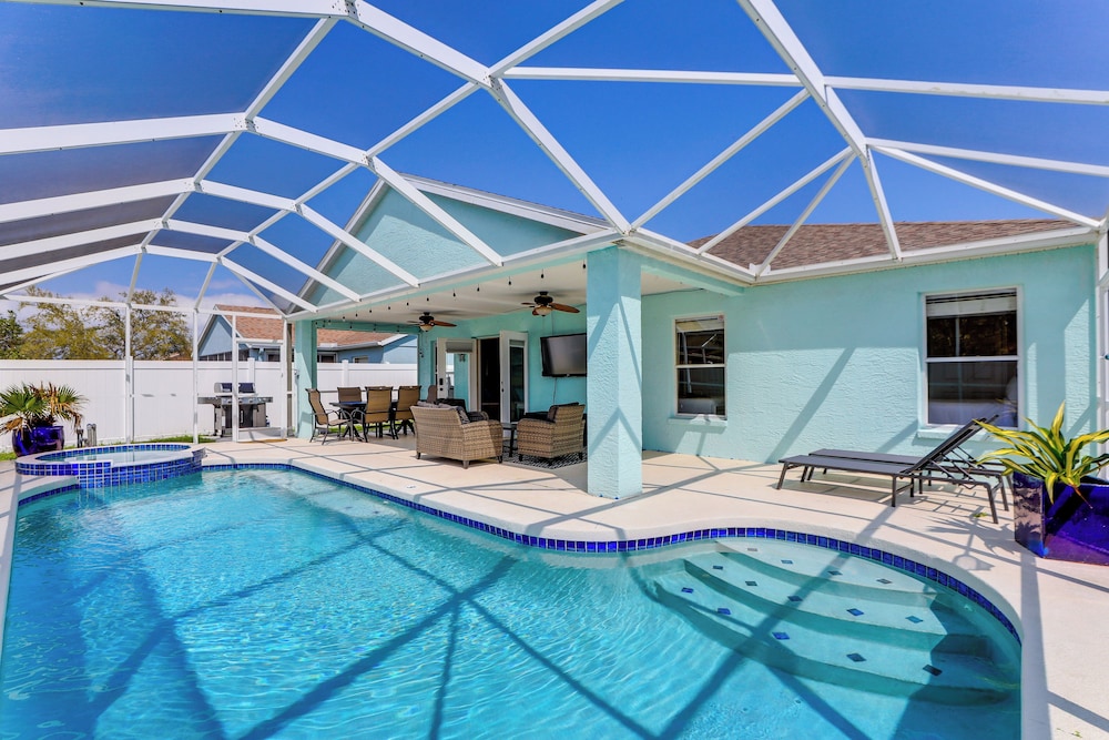 Saltwater Pool & Spa at Home in Bradenton
