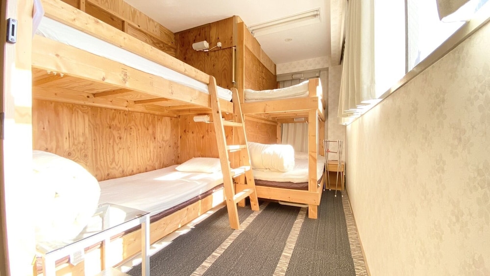 GUEST HOUSE B's Five II - Hostel