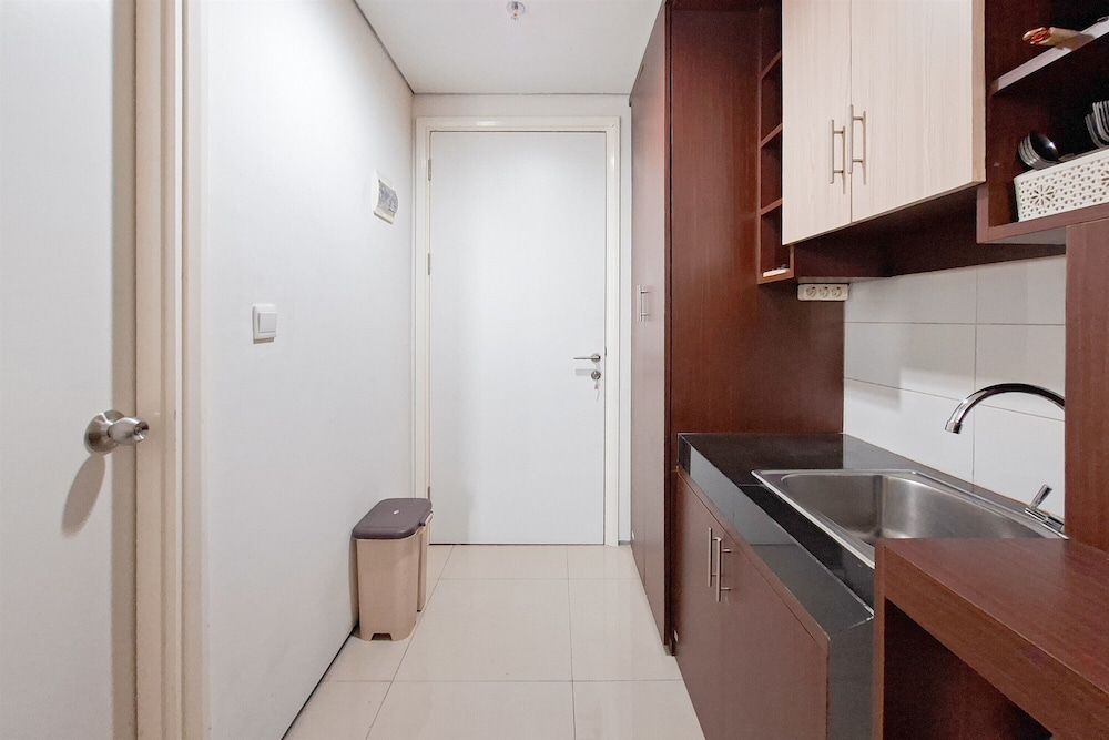 Basic Studio Room Apartment At Tuscany Residence