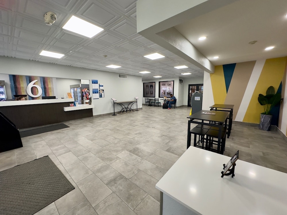 Motel 6 Mesquite, TX – Town East view 3