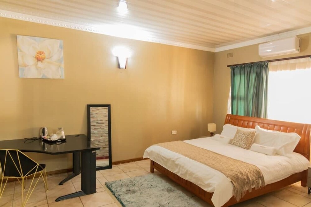 Kwena Cottage