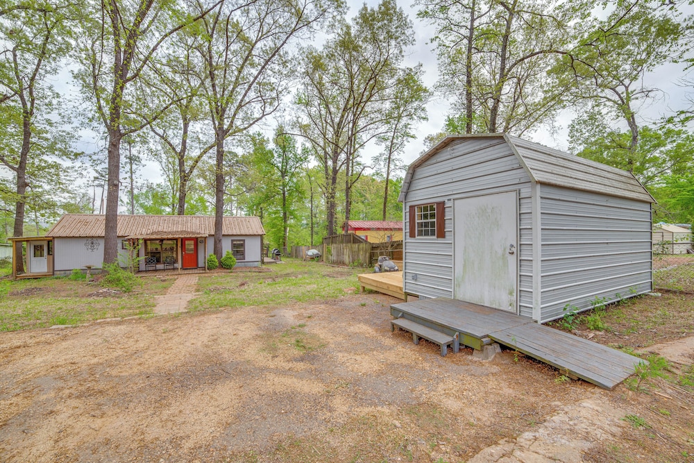 Walk to Water: Lake O' the Pines Cabin