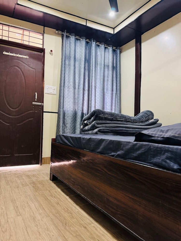 Mandakini Valley Resort