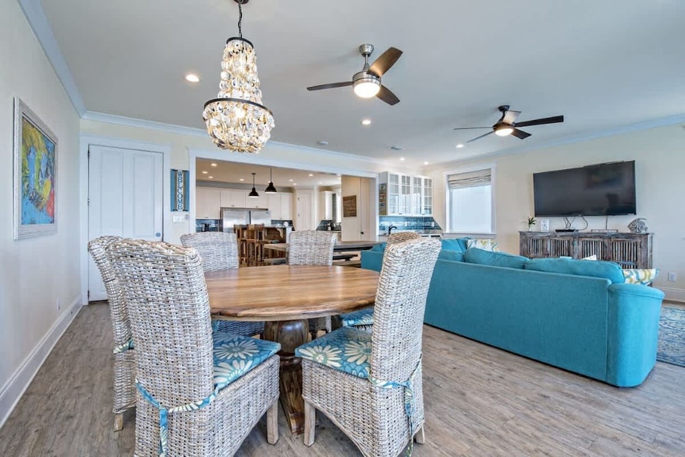 Beachfront 5bed Easybreezy East