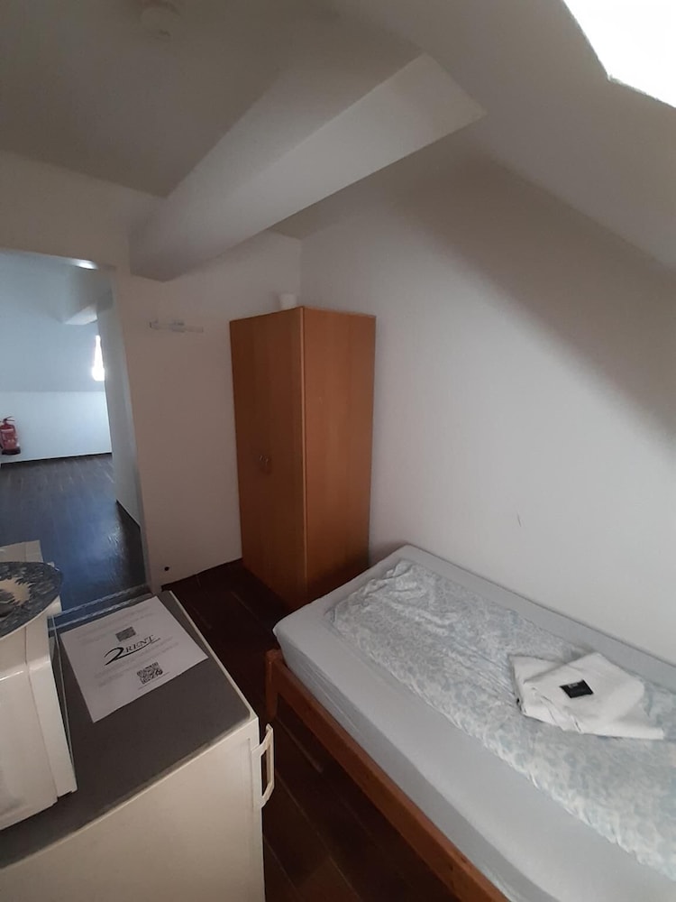 2-Rent Group Hostel Rooms&Apartments EVE168