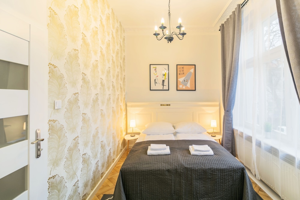 Grand Apartments