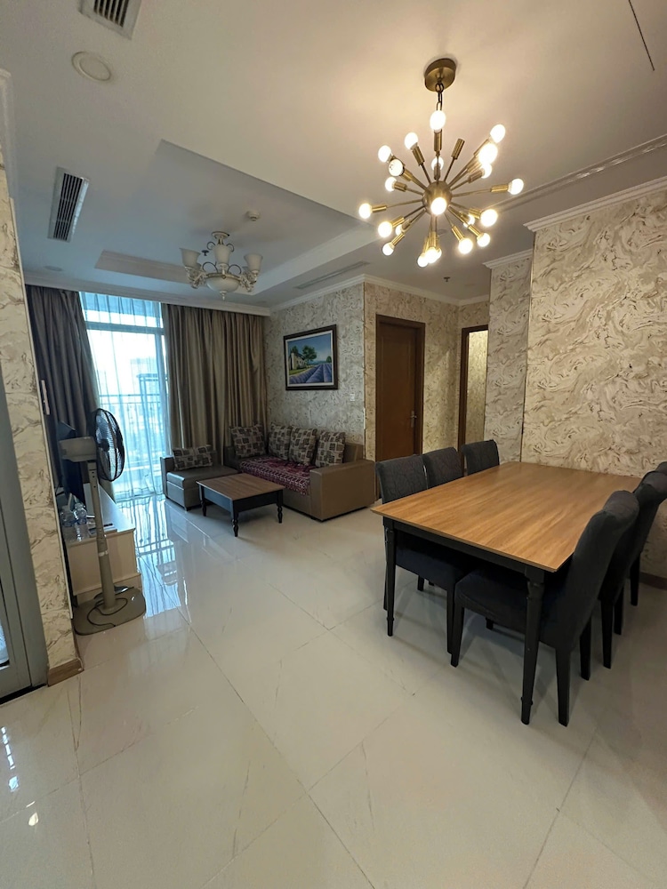 The Aquamarine Landmark Suites - Poolside Access at L4B