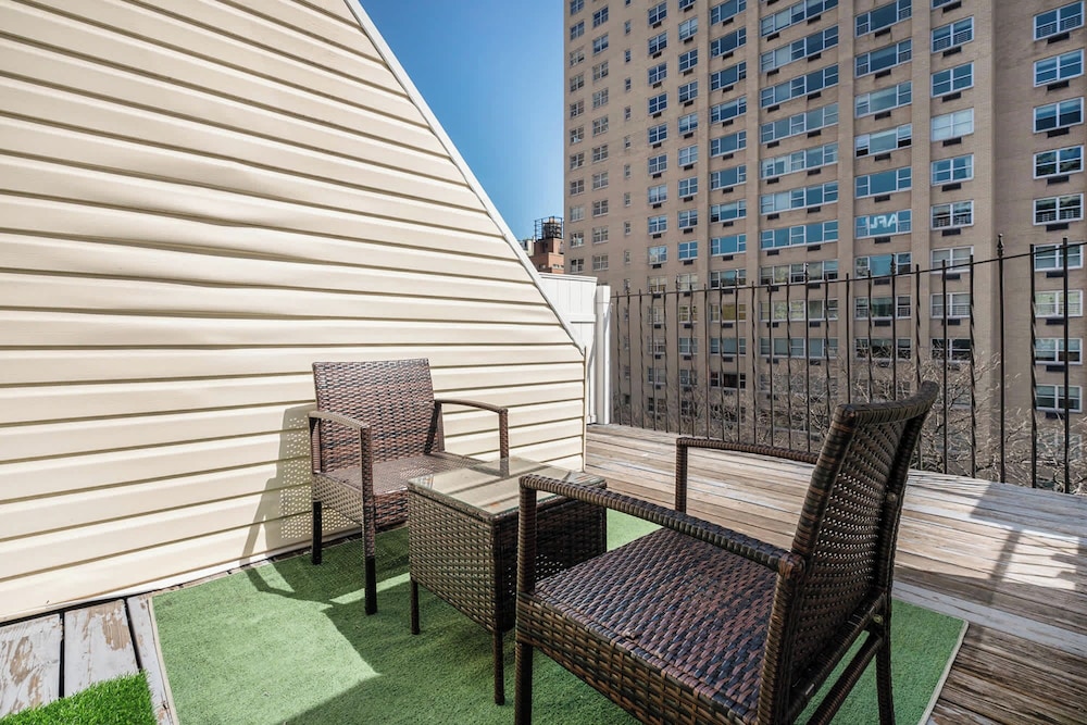 1597 New York Apt