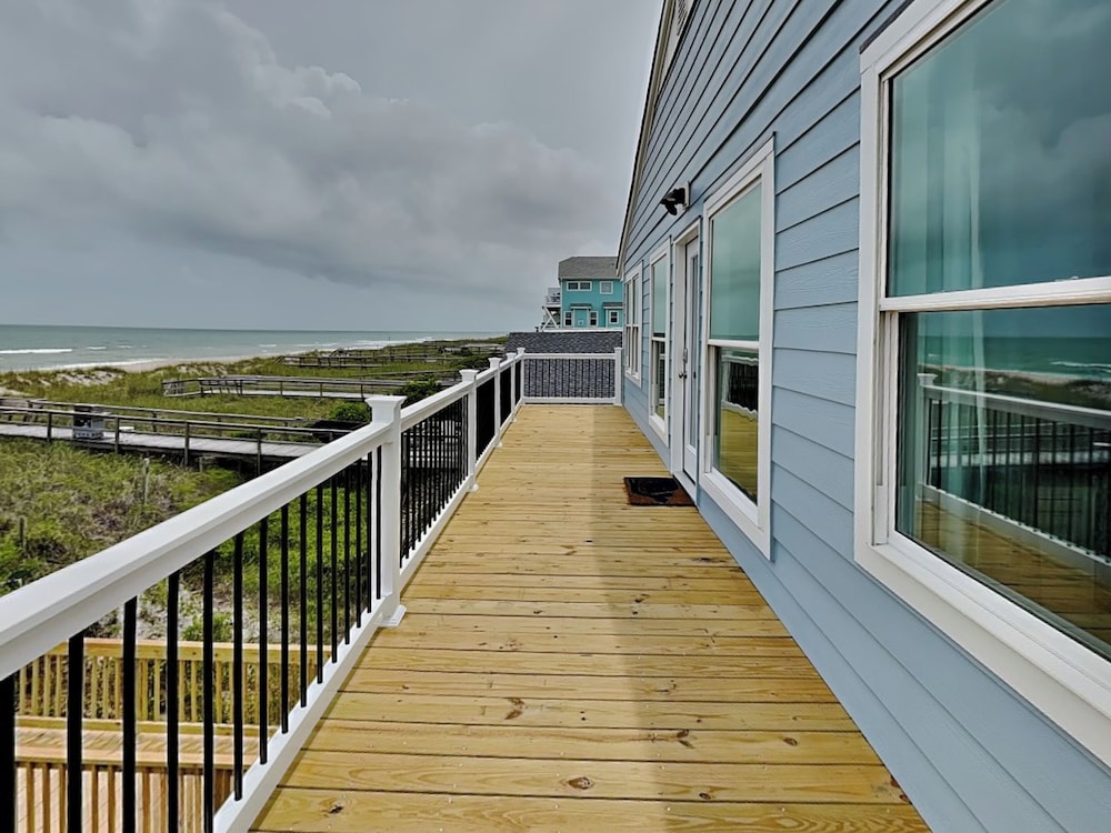Seaside Serenity by Carolina Retreats