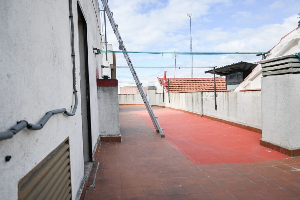 M Sen1692 Amplio Apartamento con Balc n en Calle