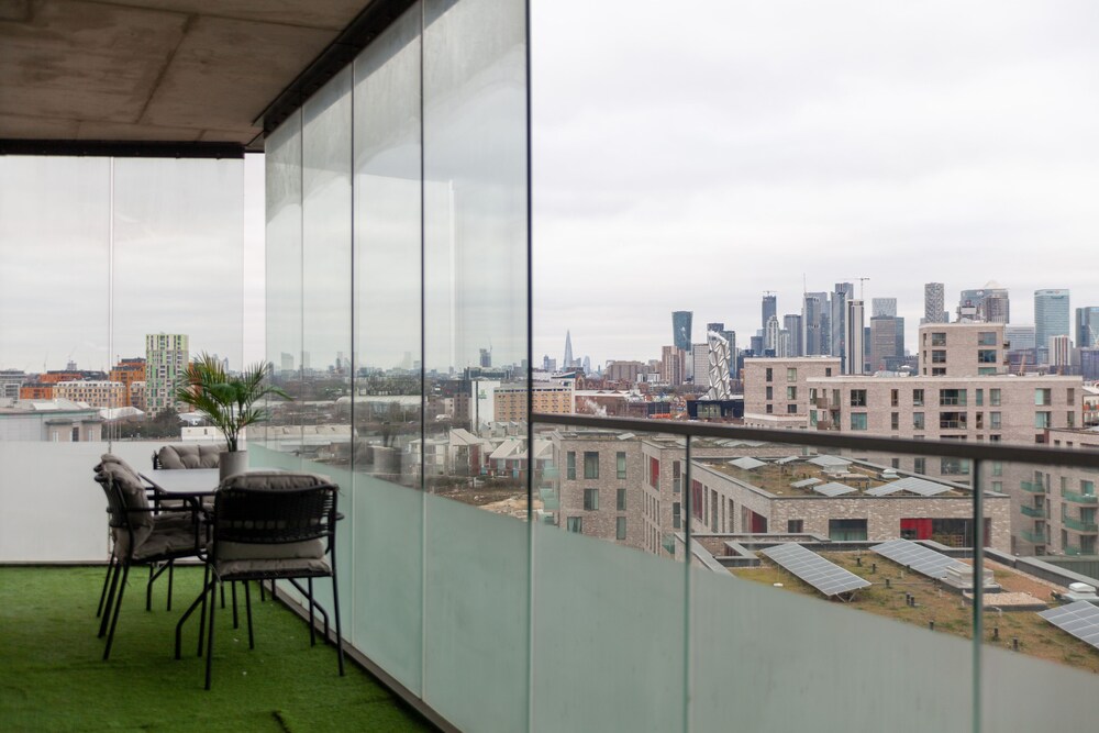 The Thames Collection