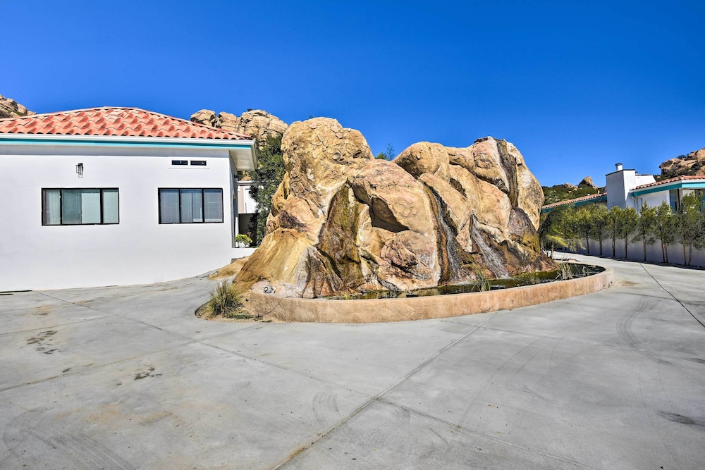 Chatsworth Studio w/ Mountain Views! - Property Image 9