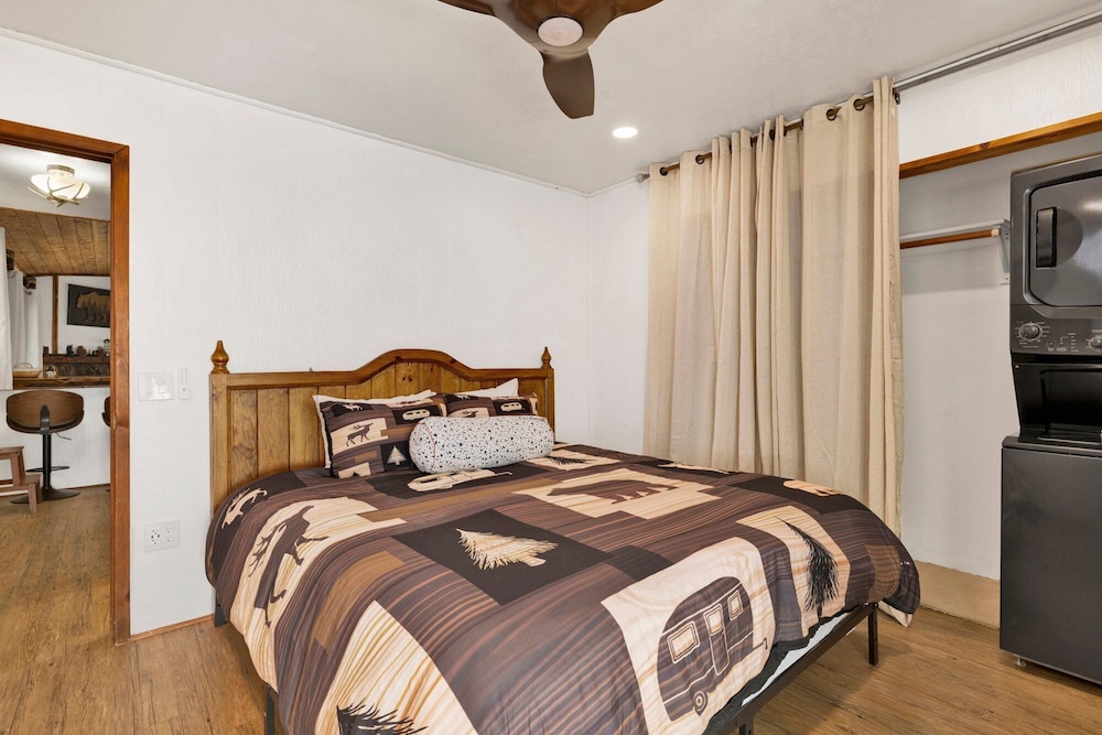 Bear Forest Cabin #2553