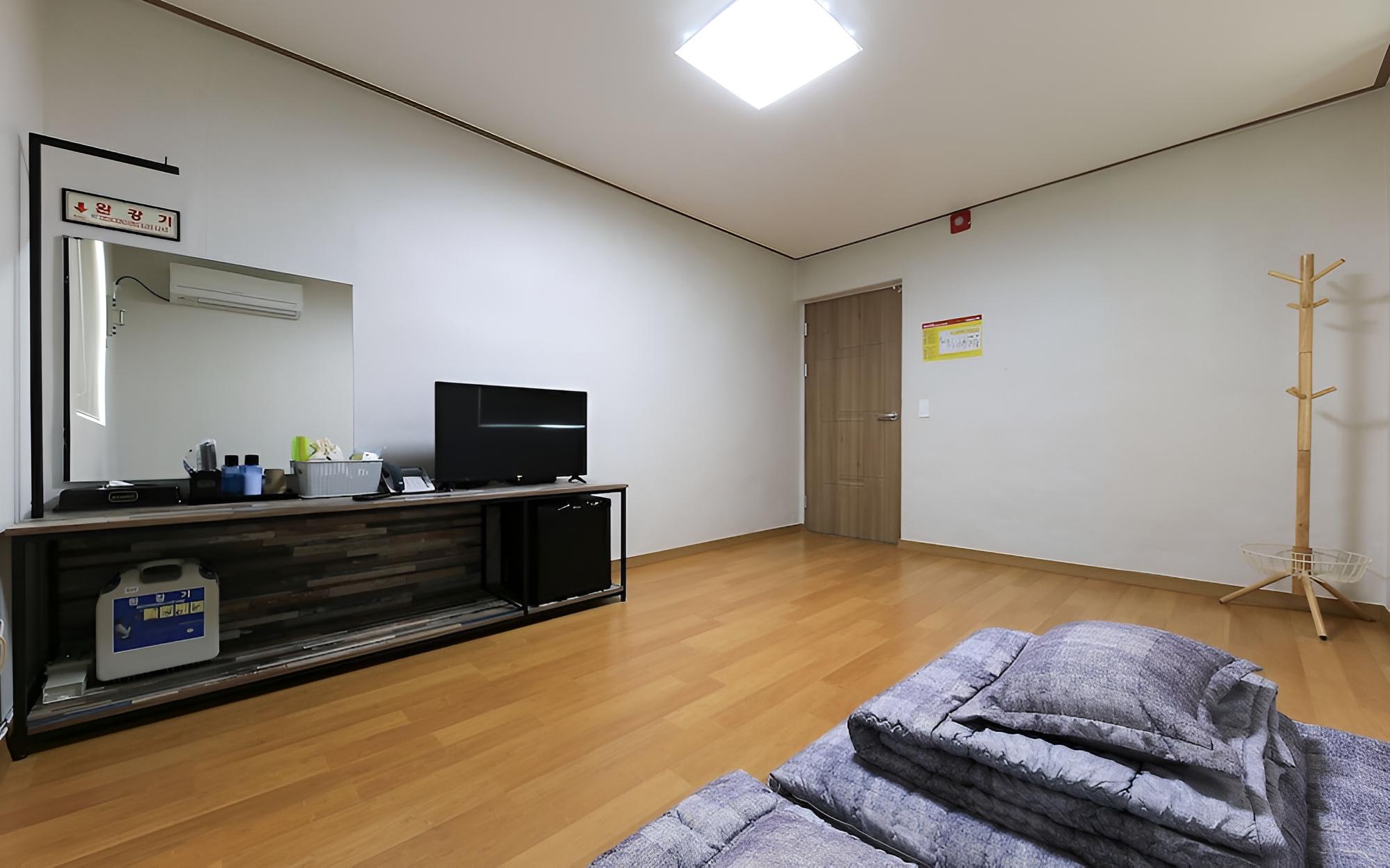 Buyeo Hongsan 3F Motel view 2