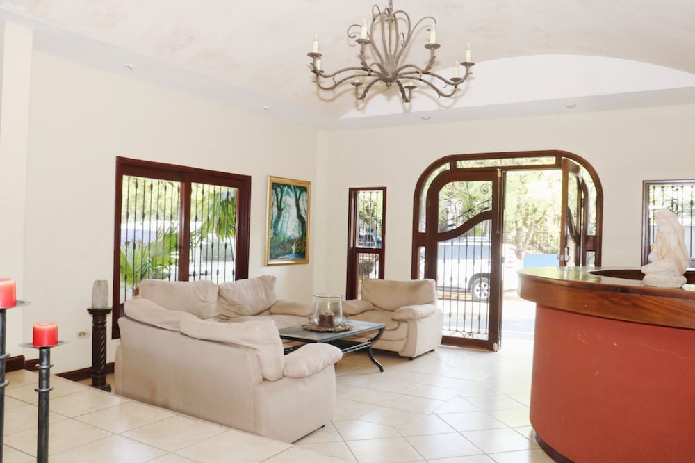 Nesthost Hotel Los Robles view 2