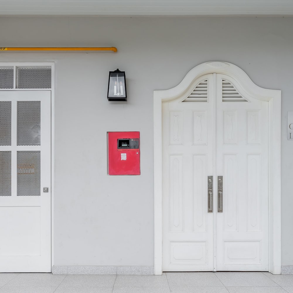 w Elegant 3BR With Modern Terrace in Panama