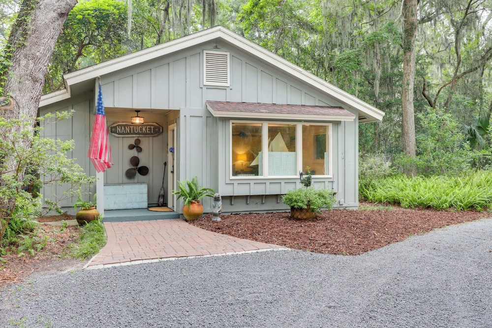 'nantucket Cottage' w/ Fishing Dock + Sunsets view 4