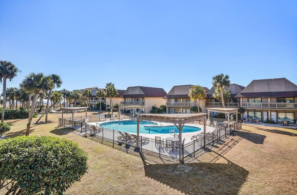 322 Capt John Fripp Villa - Oceanview Retreat on Fripp Island