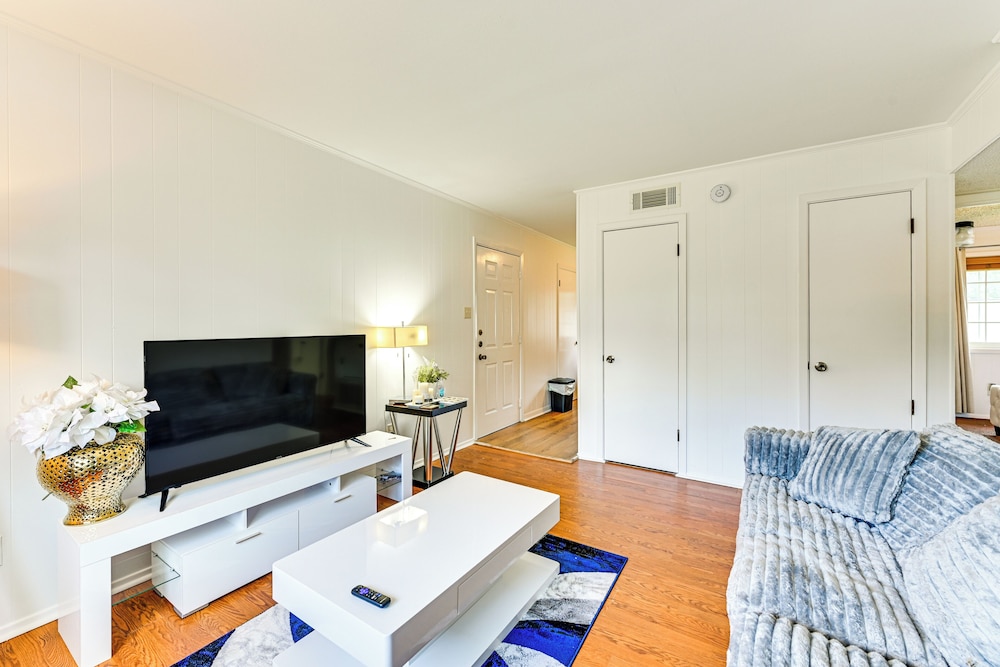 2 Mi to Historic Dtwn Nacogdoches: Cozy Apartment!