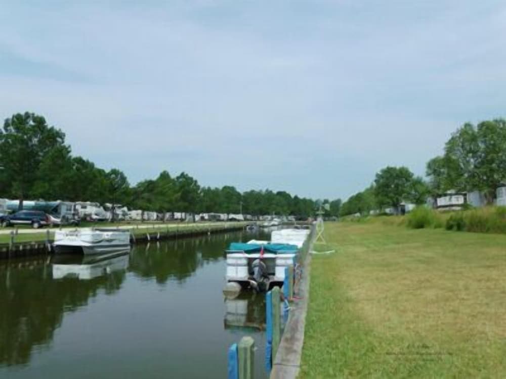 Twin Lakes RV & Camping Resort