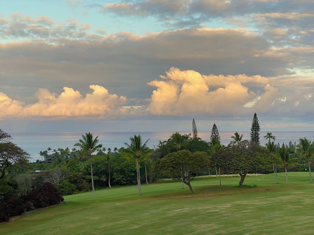 2 Bedrooms + Loft - Sleeps 6 - Ocean & Golf Views - Lanai - Vrkcv