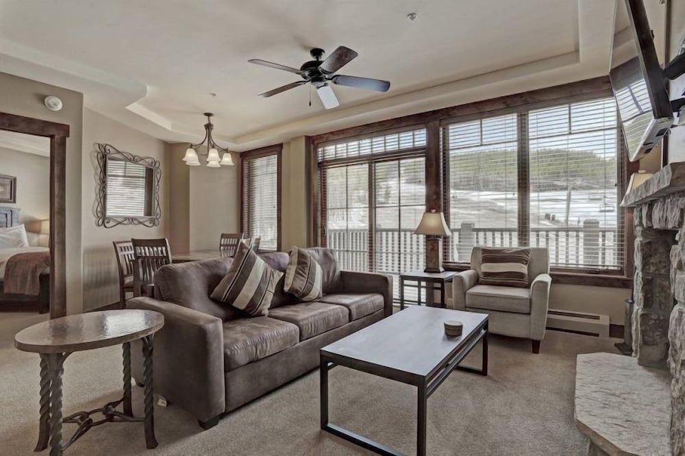 Crystal Peak Lodge 2 Bedroom Ski in, Ski out Slopeside Condo at the Base of Peak 7 view 3