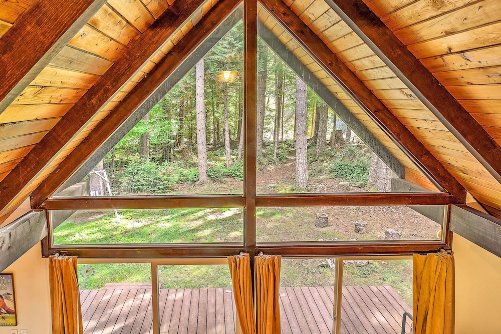 Four Stone Lodge Near Mt Rainier