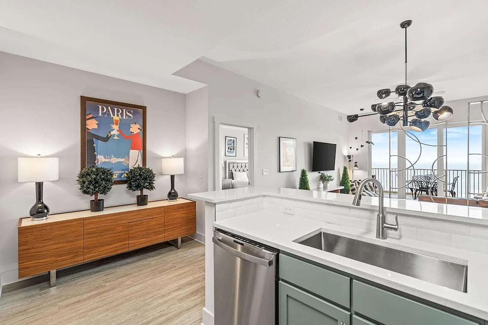 Salt and Shore Escape Sleeps 7
