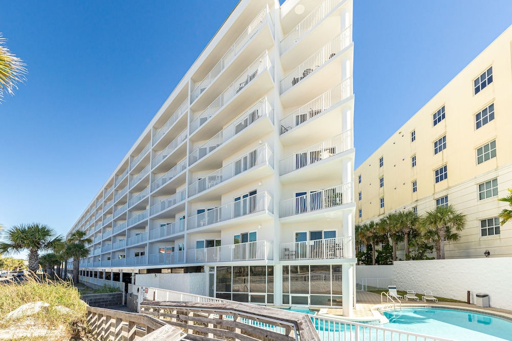 Seacrest 308 is a 2 BR Gulf front on Okaloosa Island by RedAwning view 4