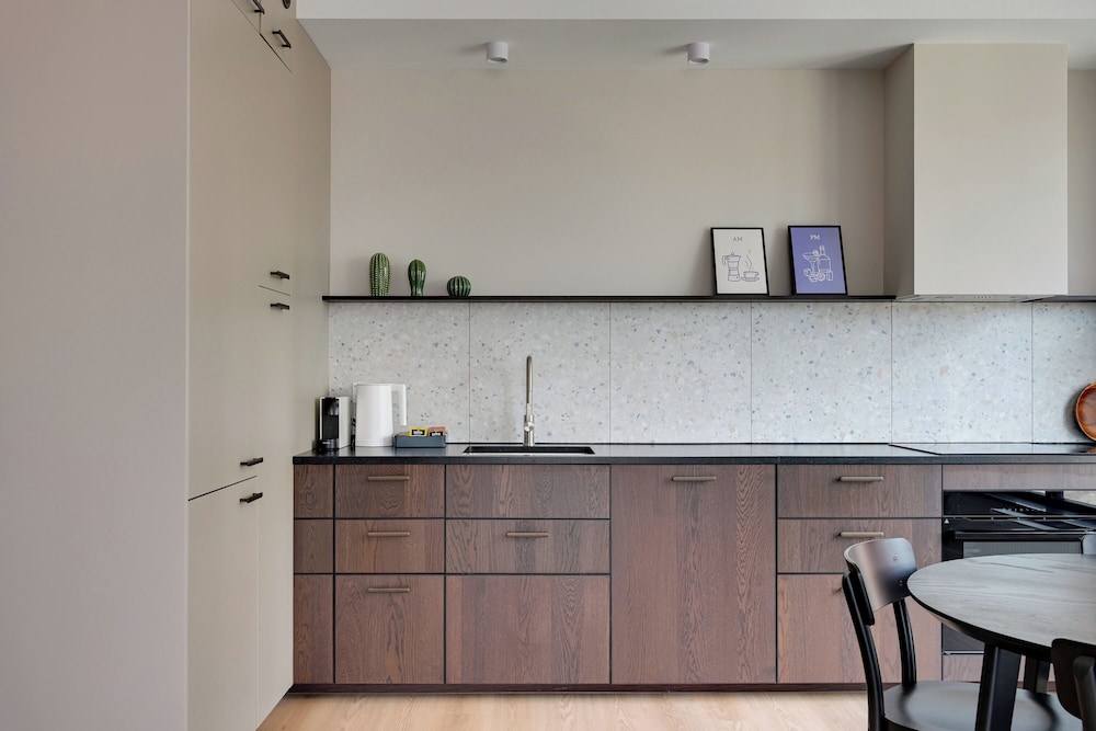 Doki Living - Foodhall & Parking by Downtown Apartments