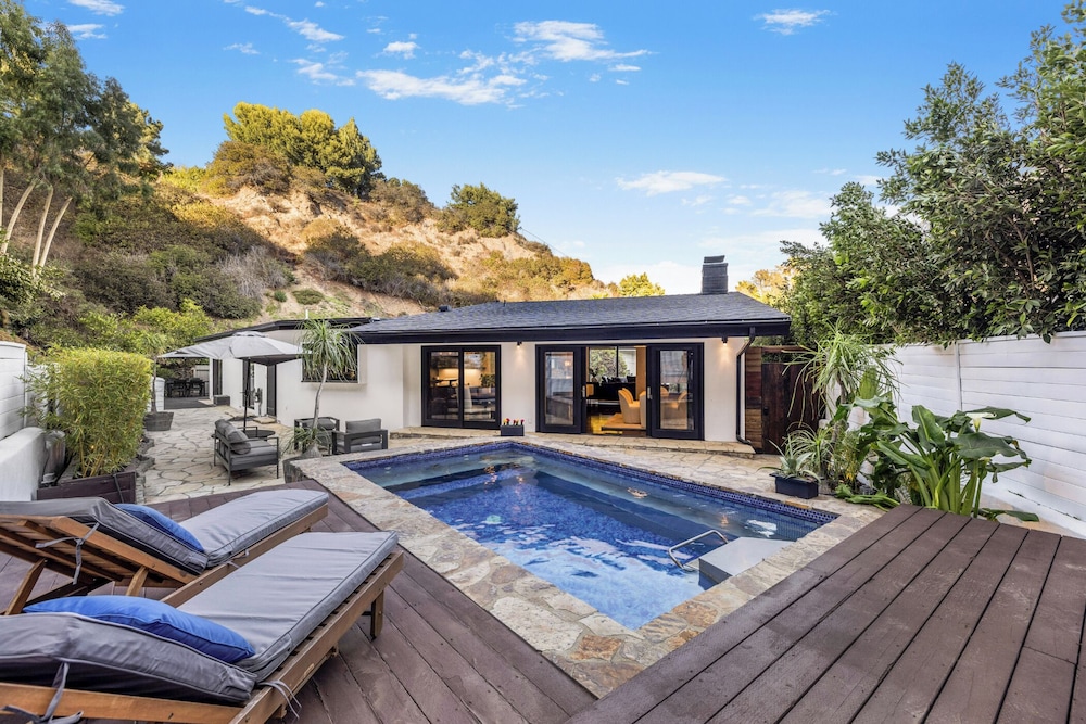 Shirley Lane- Elegant Mid-century Oasis With Pool & Canyon Views