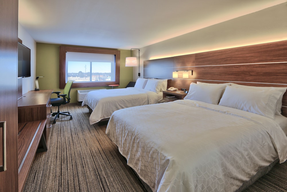 Holiday Express & Suites Portales by IHG view 5