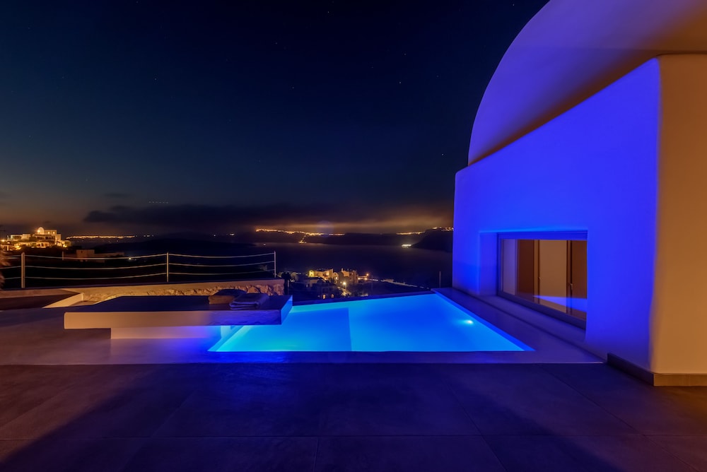 Earino Suites & Villas