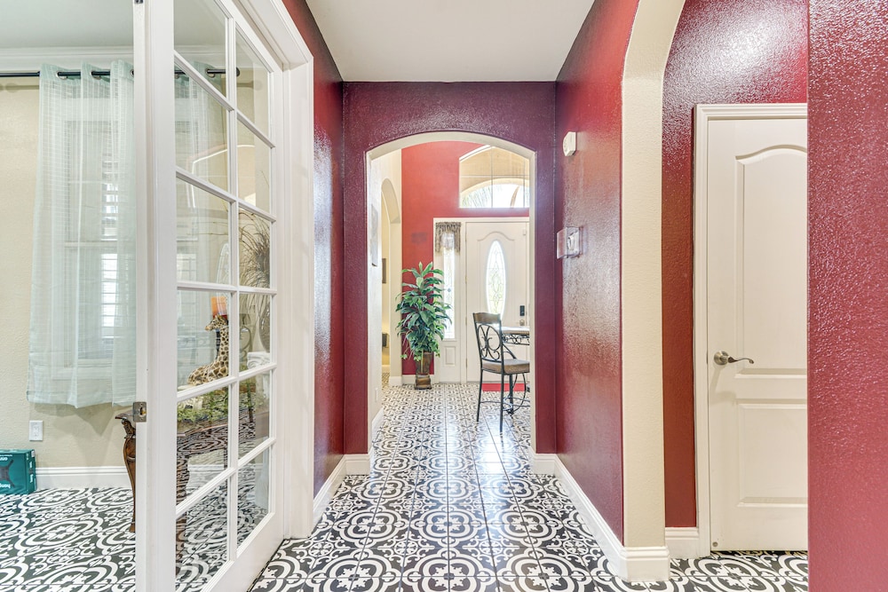 Golf, Fish & More: Cozy Safari Unit in Atwater!