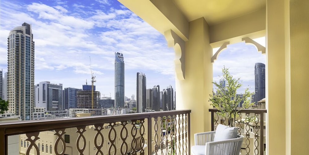LUX  Modern Residence across Dubai Mall