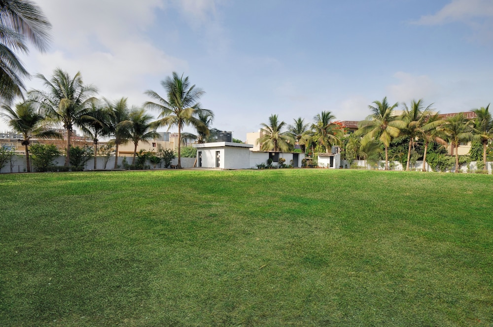 Hotel Shreeji Vatika-Airport Road