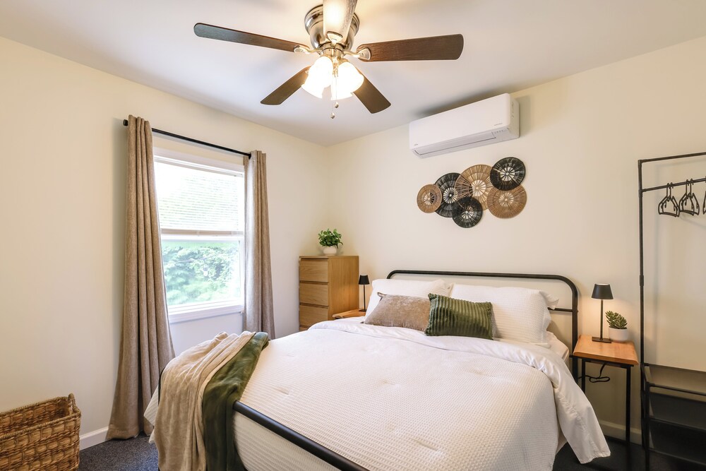 4 Mi to Beach & Lake: Spacious Home in Chestertown