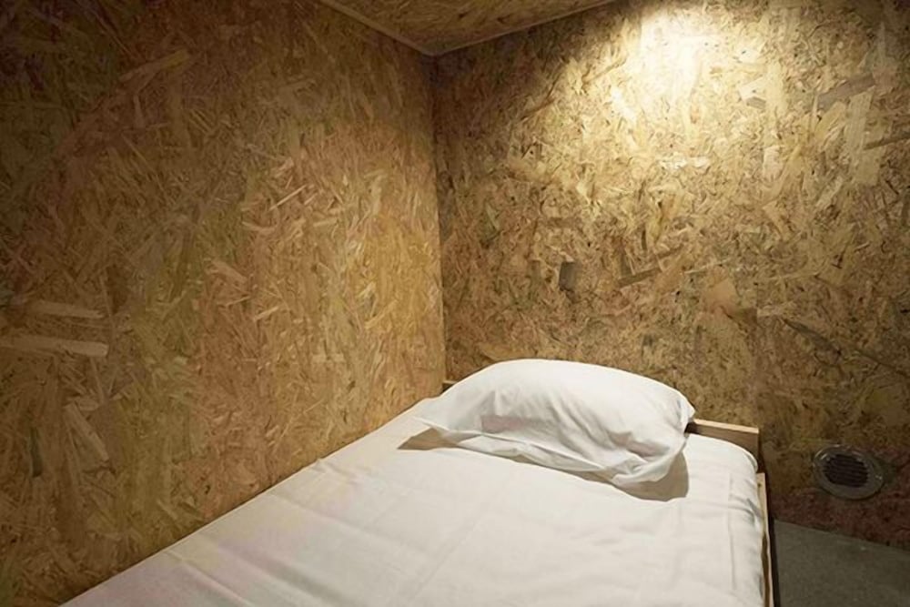 Kawaramachi Dormitory - Hostel