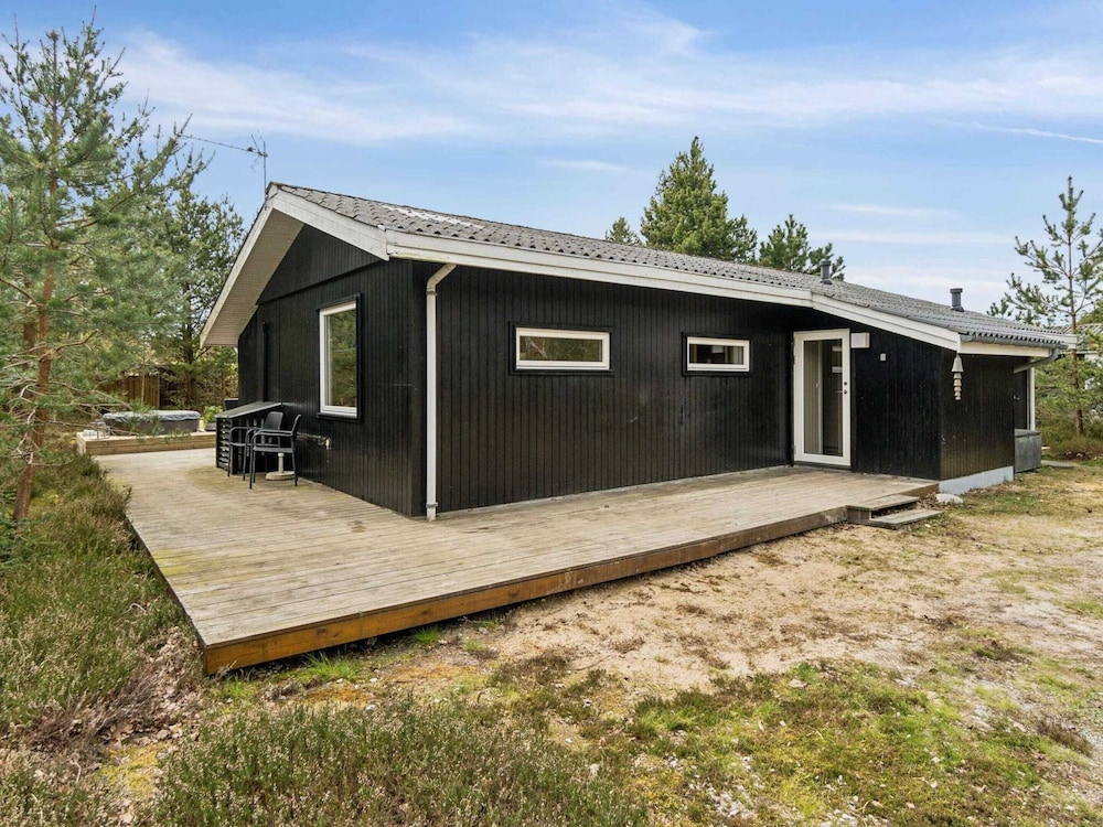 5 Star Holiday Home in Hals